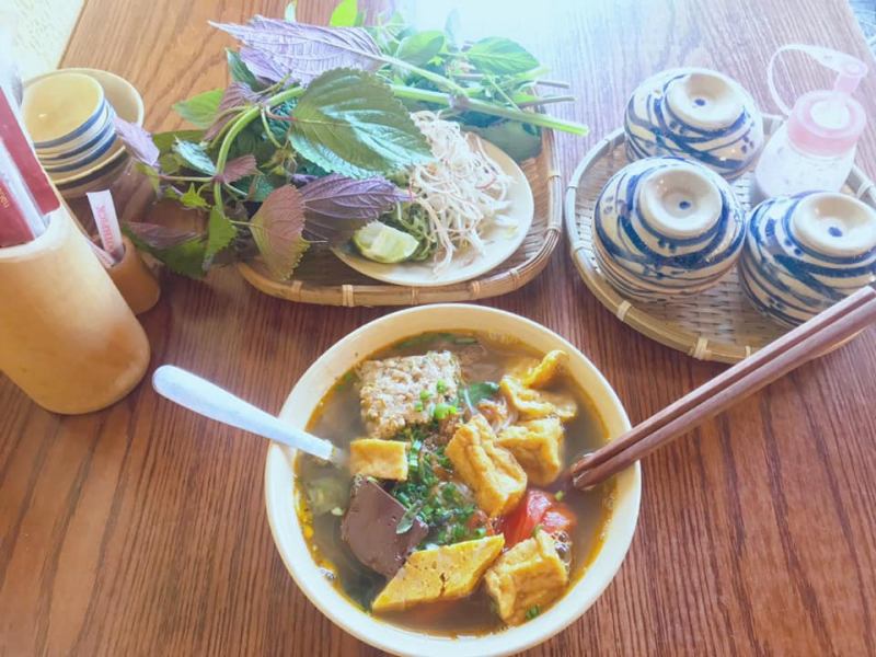 Bún riêu- dấu ấn của Tám Riêu