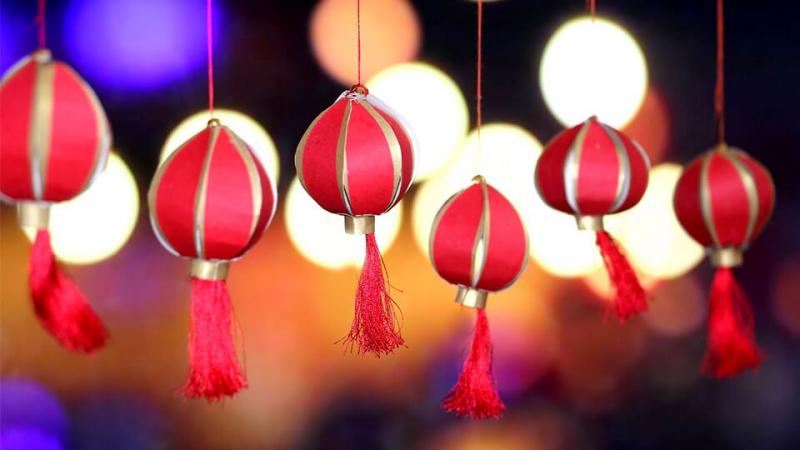 Tận dụng các đồ trang trí cũ