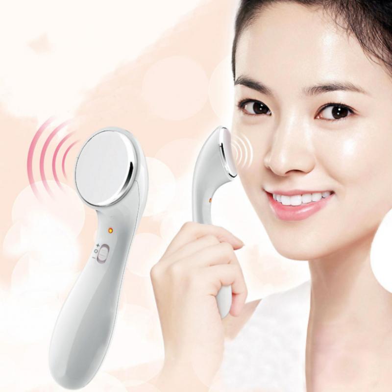 Bạn cũng có thể sử dụng các loại máy mát-xa giúp da thư giãn khi rửa mặt