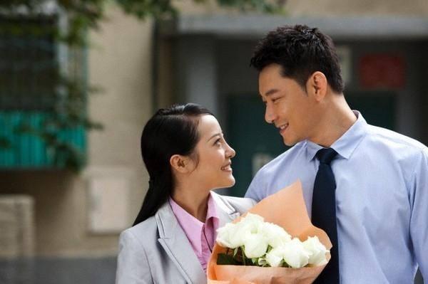 Tặng hoa và những món quà nhỏ
