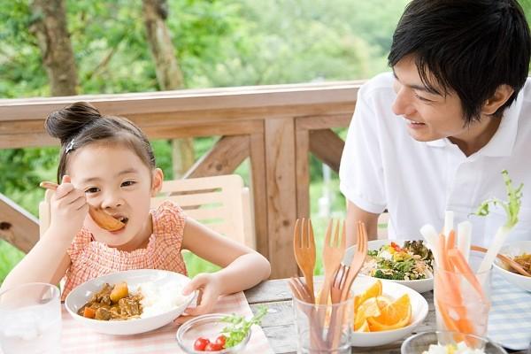 Tạo cảm hứng để bé ăn nhiều hơn