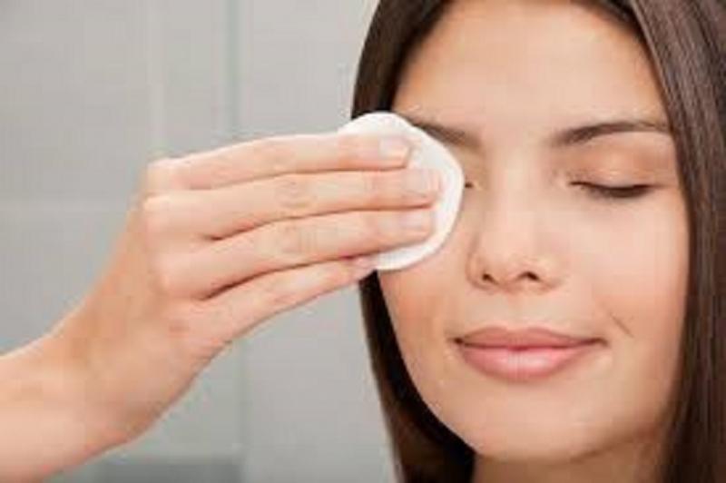 Tẩy trang hiệu quả, không tốn kém chỉ với dầu gấc
