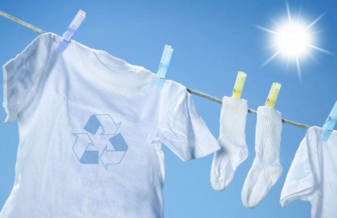 Tẩy trắng quần áo bằng dấm gạo và chanh