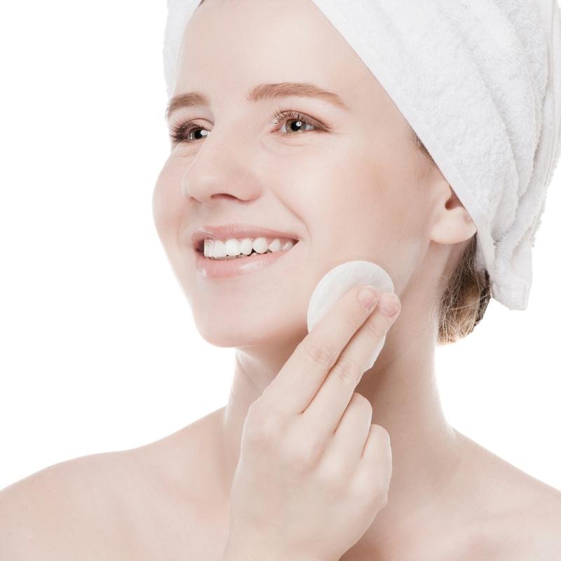 Tẩy trang trước khi ngủ
