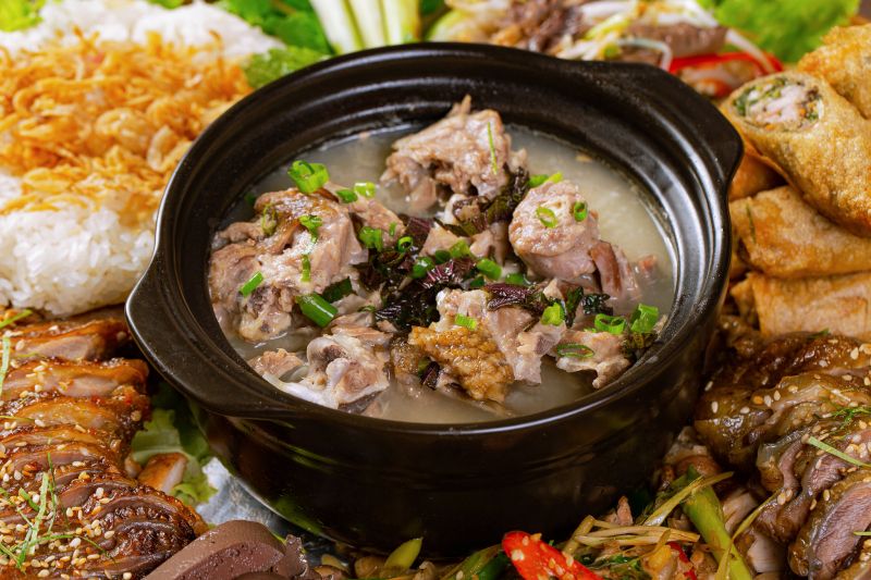 Tây Vương Quán - Đệ Nhất Gà Ngon Linh Đàm