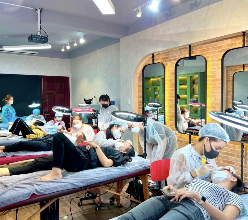 TEE 8 Academy Beauty Center