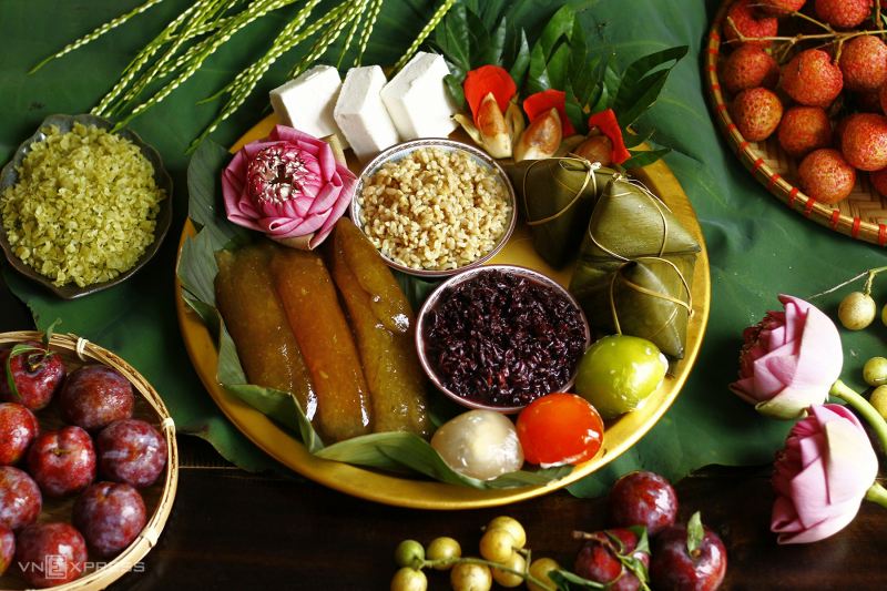 Ăn cơm rượu nếp cẩm