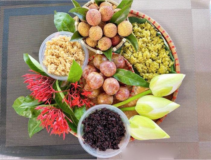 Ăn cơm rượu nếp cẩm