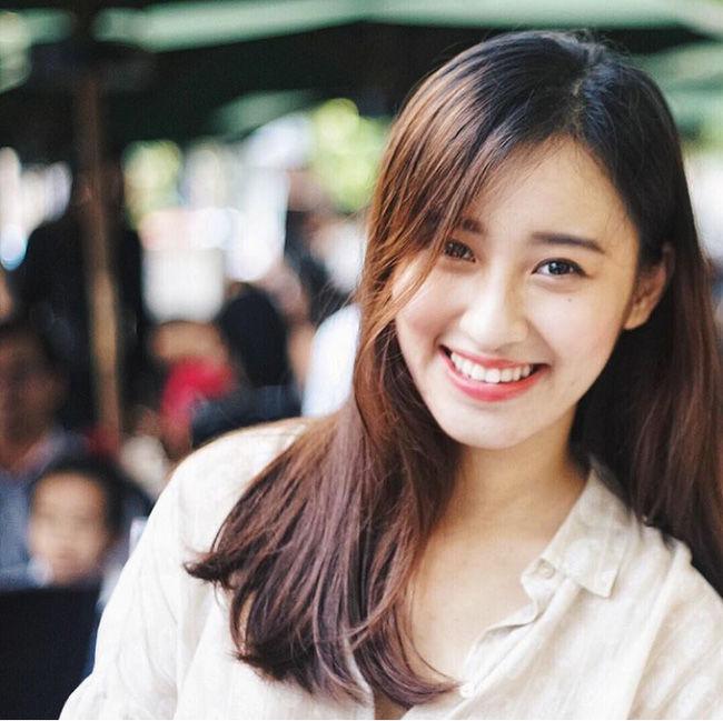 Con gái cười khi bên mình có người đàn ông xứng đáng