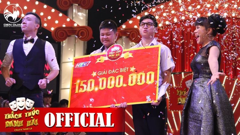 Hai tài năng trẻ nhận được giải thưởng cao nhất tại Thách thức danh hài mùa 2