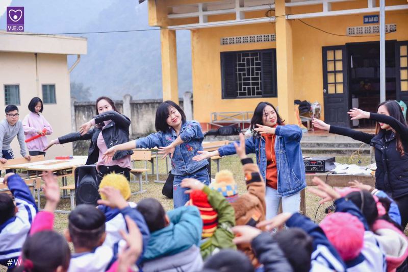 Tham gia các hoạt động xã hội