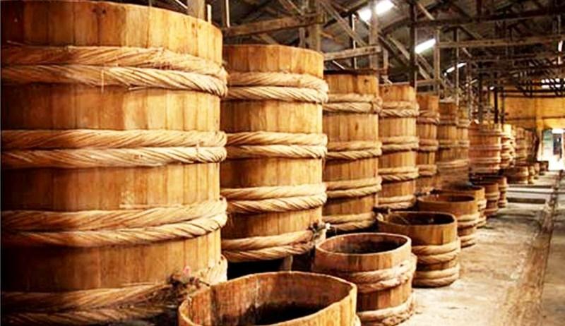Mắm được chưng cất ở làng nghề