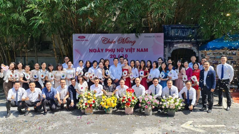 Đội ngũ nhân viên Ford Thanh Xuân