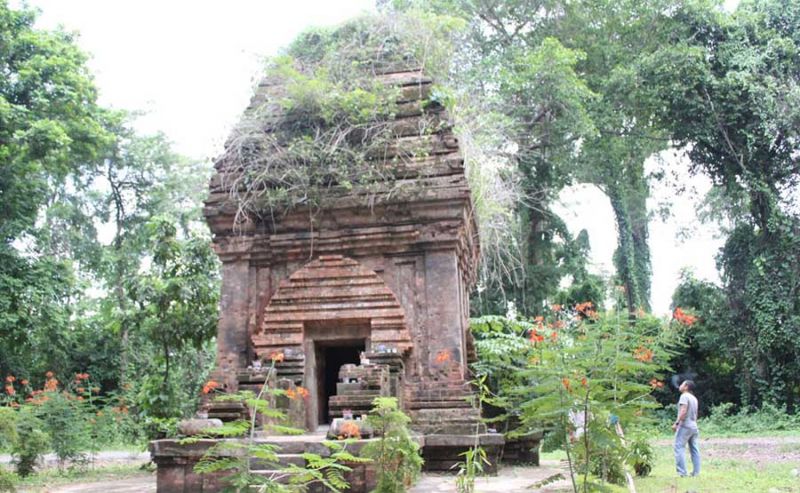 Tháp Chàm Yang Prong