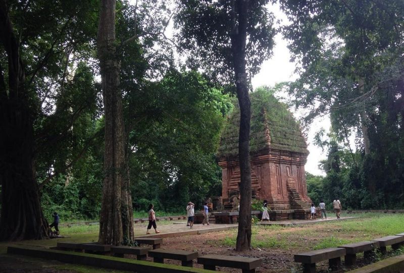 Tháp Chàm Yang Prong