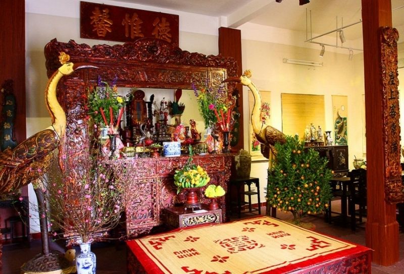 Được thắp nén nhang dâng lên bàn thờ Tổ Tiên đêm giao thừa là một việc làm vô cùng ý nghĩa với mỗi người