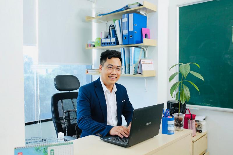 Thầy Đinh Đức Hiền