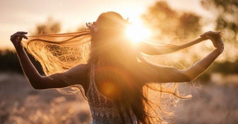 Sống chậm lại, nghĩ khác đi và yêu thương nhiều hơn
