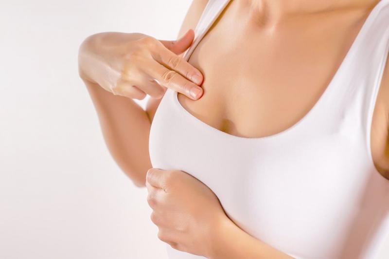 Thay đổi hình dạng và kích thước vú