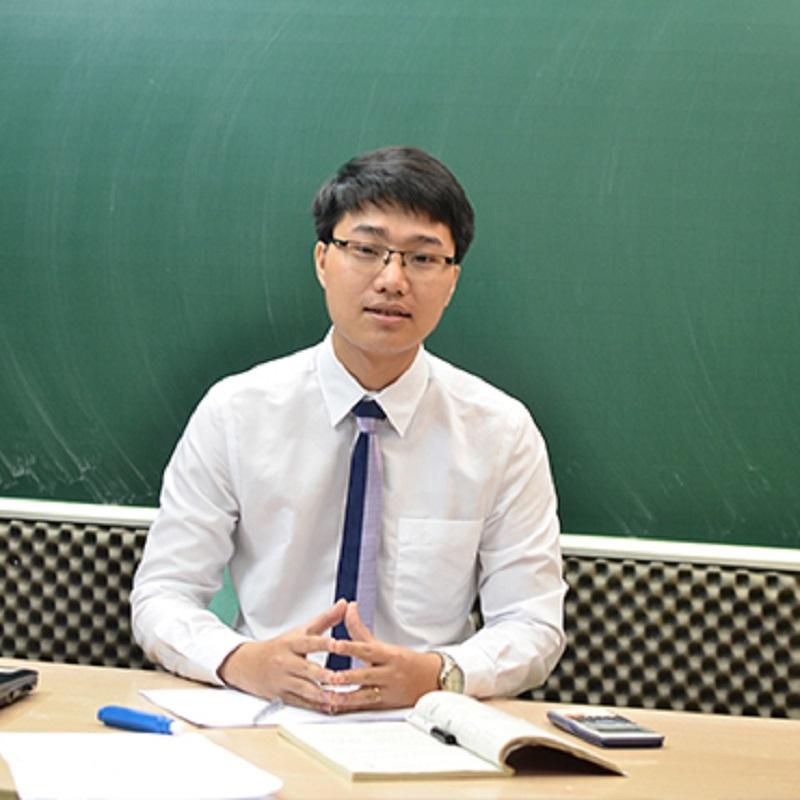 Thầy Phạm Văn Tùng.