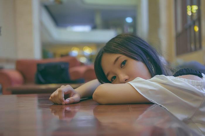 Một chút khoảng cách sẽ càng làm hai bạn khắng khít hơn