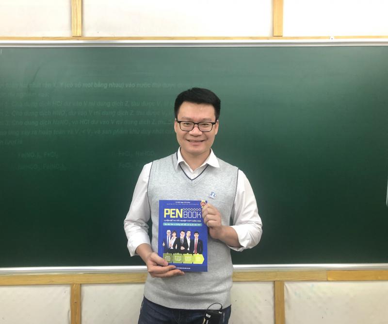 Thầy Vũ Khắc Ngọc