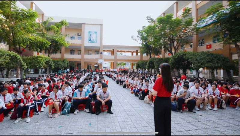 THCS Nguyễn Huệ - Quận Tân Phú