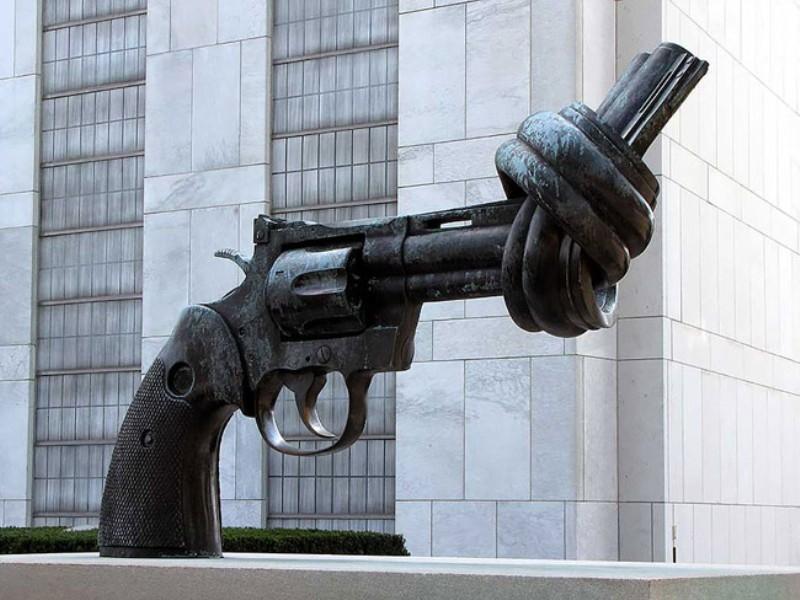 The Knotted Gun