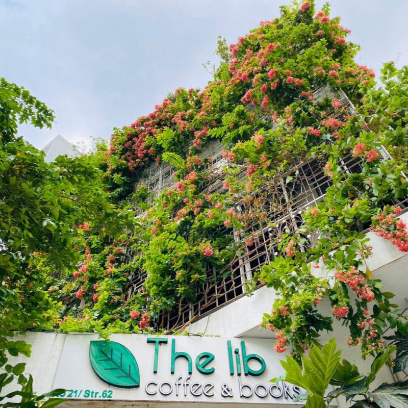 The LIB Coffee & Books