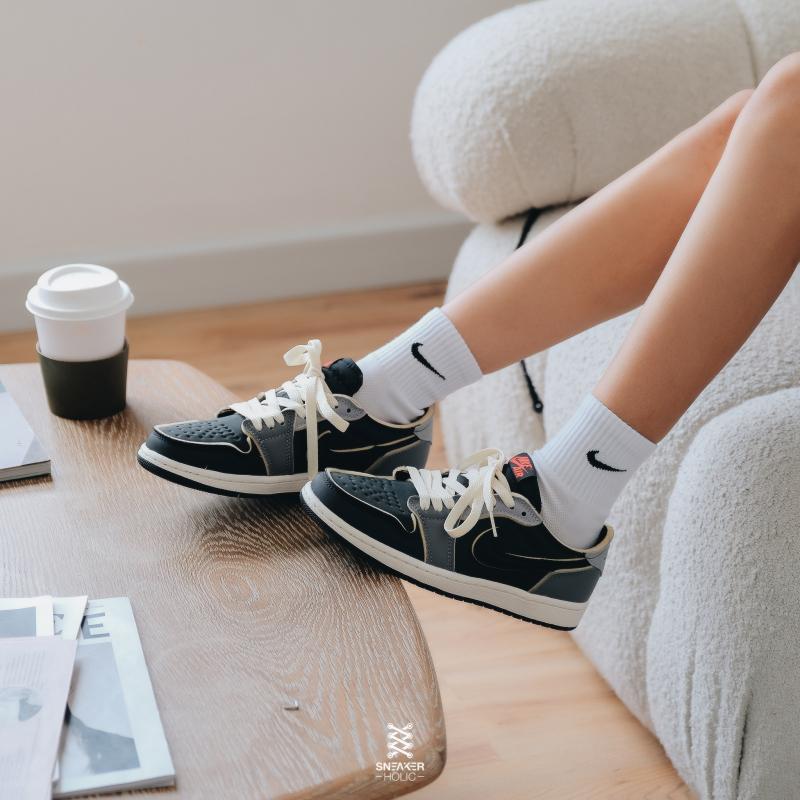 The Sneakerholic