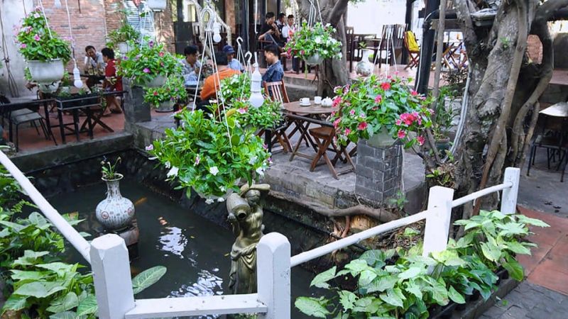 Thềm xưa cafe
