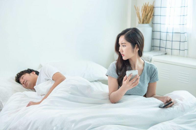 Thích kiểm soát mọi chuyện liên quan đến chồng