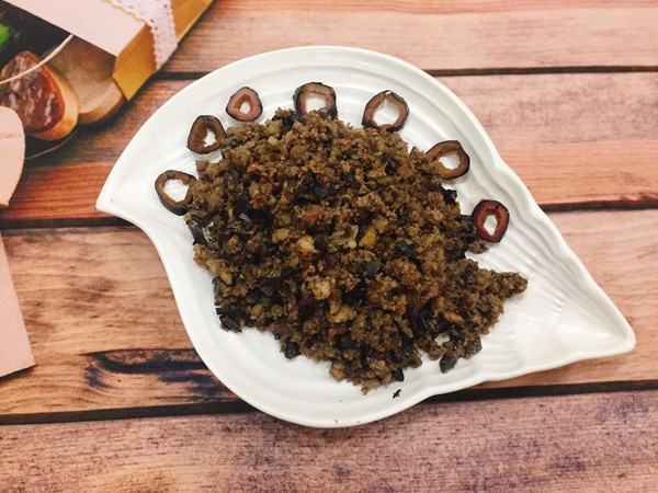Thịt băm rang trám đen