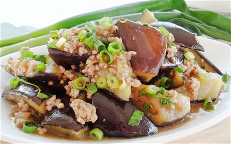 Thịt băm xào cà tím