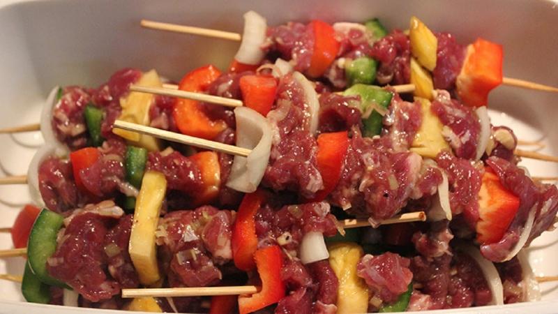 Thịt đà điểu nướng xiên que