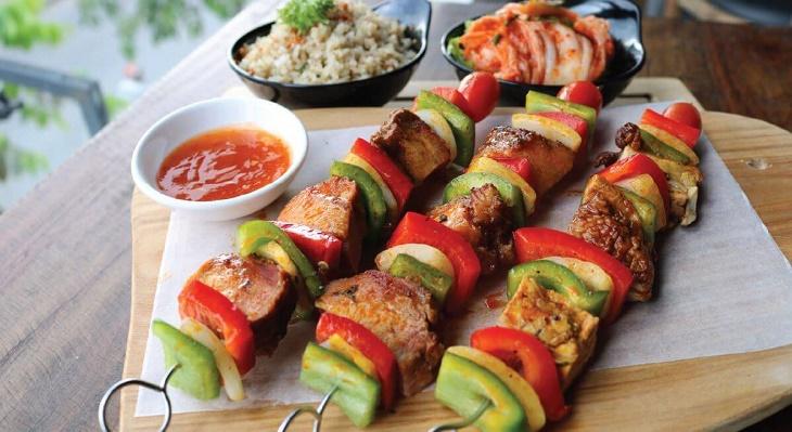Thịt đà điểu nướng xiên que