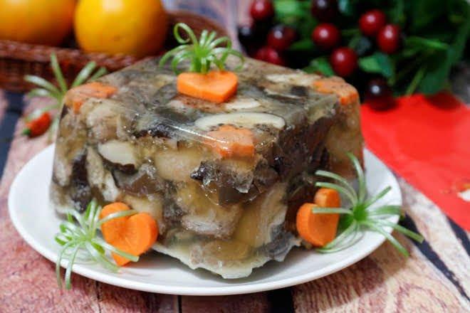 Món thịt đông ngày Tết ăn kèm với dưa hành sẽ không còn bị ngấy mà cho ta vị giác ngon hơn