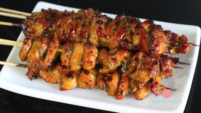 Thịt gà xiên que nướng