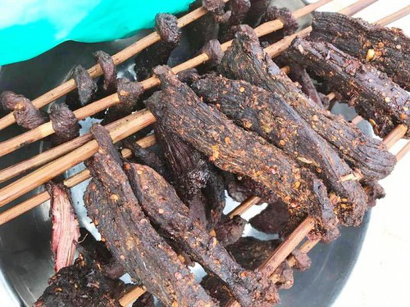 Thịt trâu gác bếp