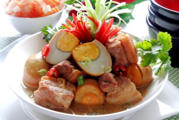 Món thịt kho trứng
