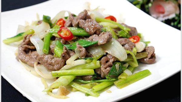 Thịt nai xào hành tây