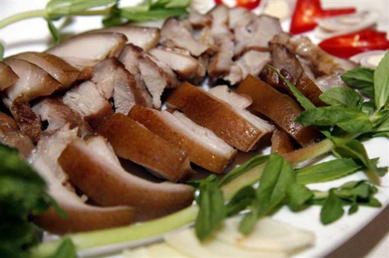 Thịt thui luộc