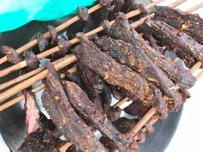 Thịt trâu gác bếp