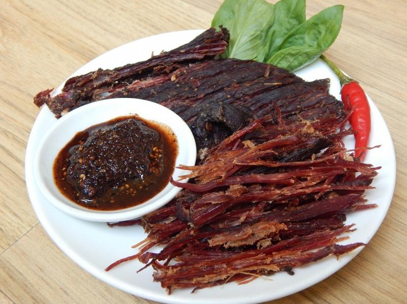 Món thịt trâu gác bếp
