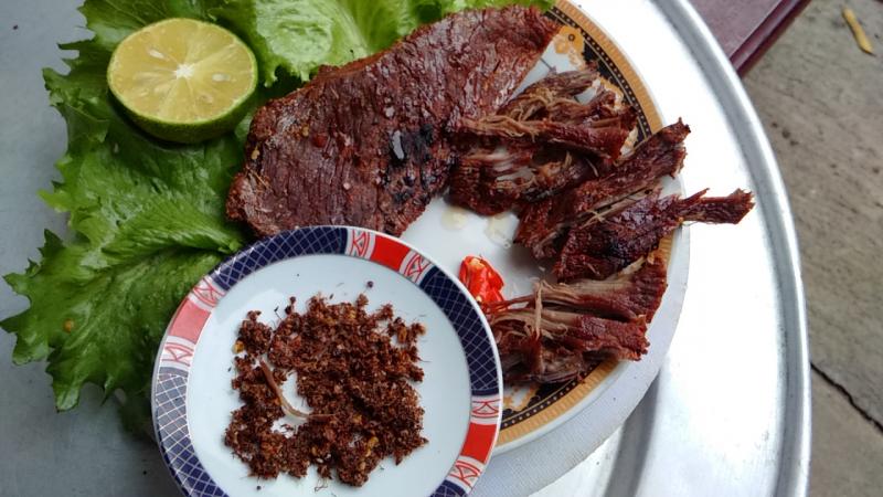 Thịt trâu gác bếp