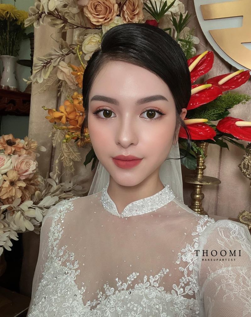 Thơ Omi Make Up
