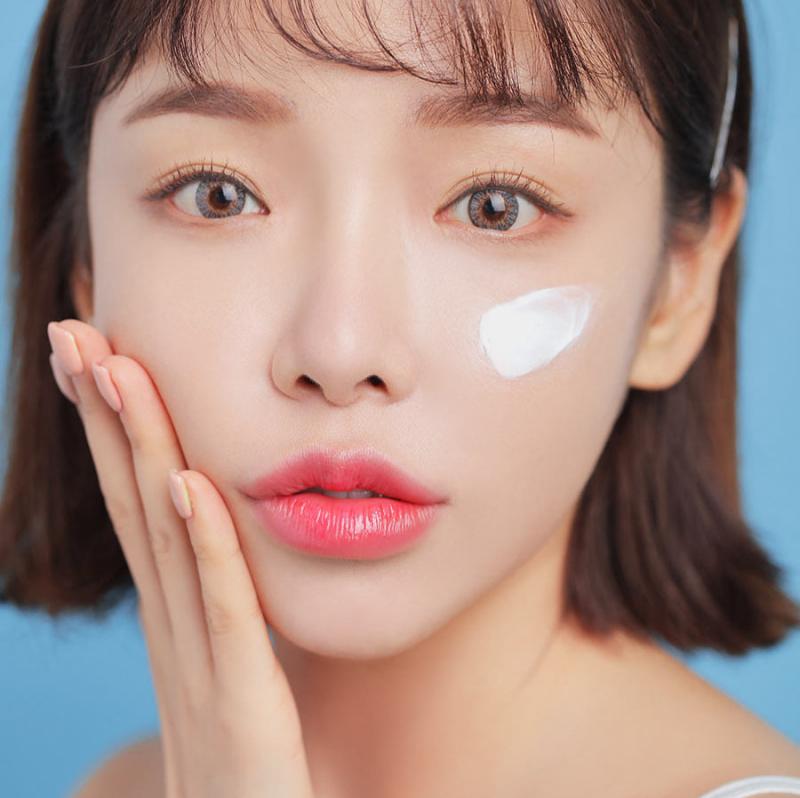 Bạn nên dành một ít thời gian cho việc bôi kem chống nắng trước khi ra đường, điều này chắc chắn sẽ không làm bạn phải hối tiếc