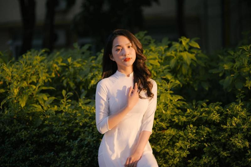 Con gái Kinh tế thông minh sắc sảo