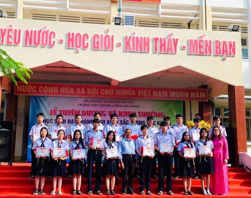 THPT Chuyên Lương Văn Chánh (Phú Yên)