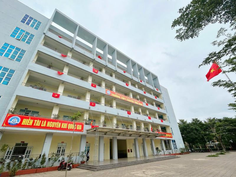 THPT Chuyên Thái Bình